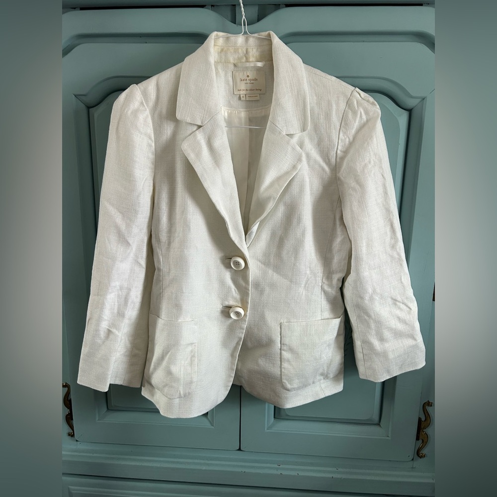 Kate Spade White Blazer with Notched Lapel and Tailored Fit
